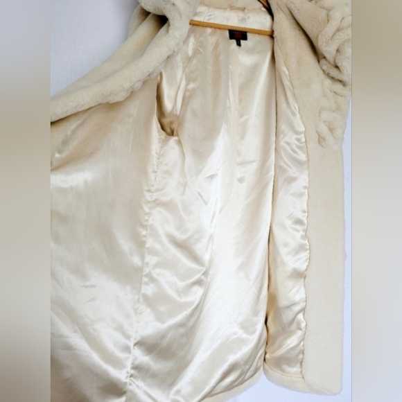 Gallery Women's Super Soft Faux Fur Coat Hooded Hook/Button Ivory Small - Picture 12 of 16